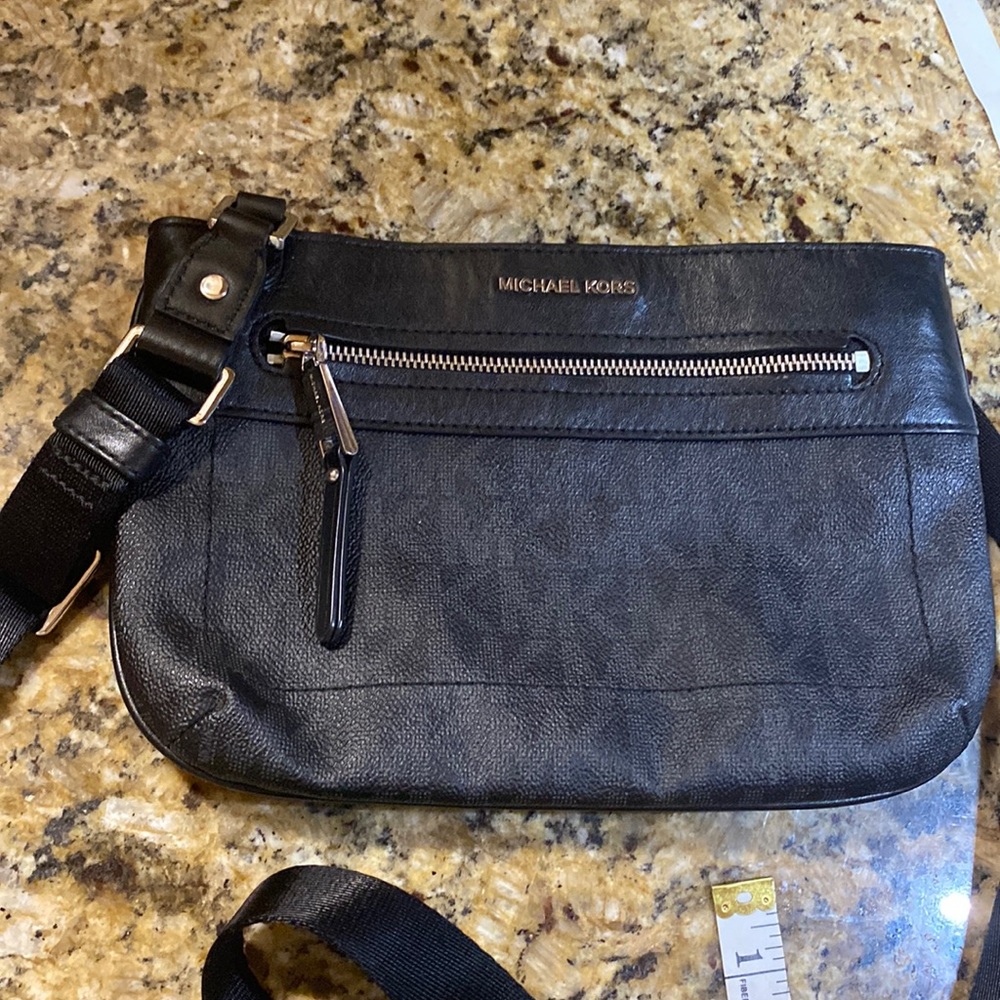 MICHAEL Michael Kors Logo Crossbody Bag Black